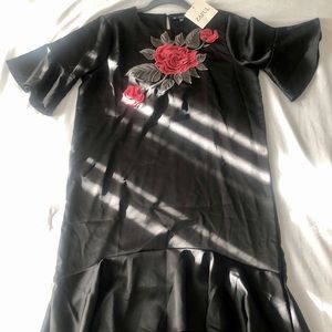 Never worn black / red roses dress in M